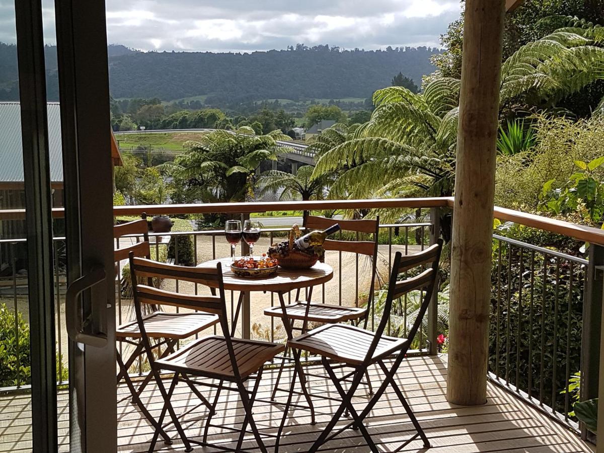 Riverstone Retreat Karamea Exteriör bild