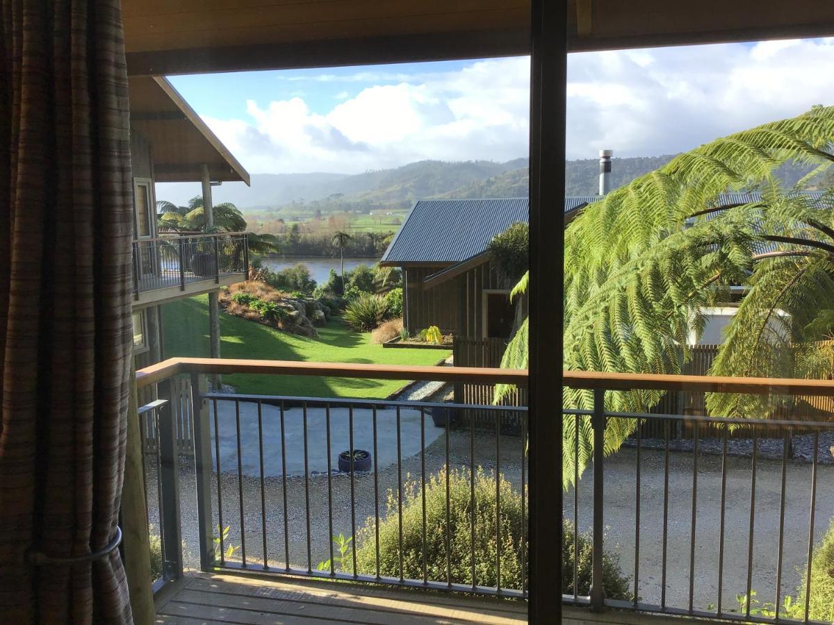 Riverstone Retreat Karamea Exteriör bild